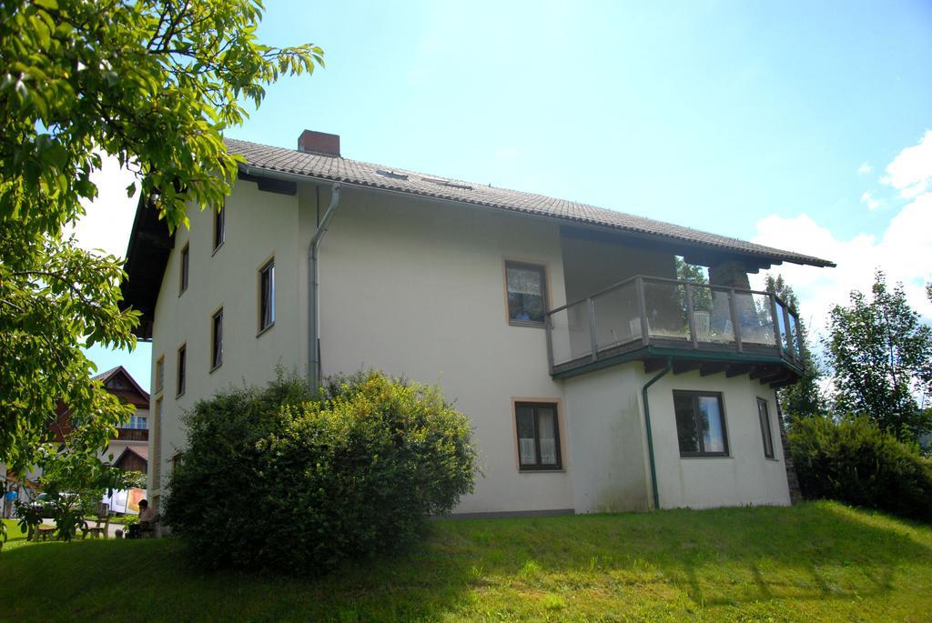 Fruehstueckspension Wiesenhaus Miesenbach  Esterno foto